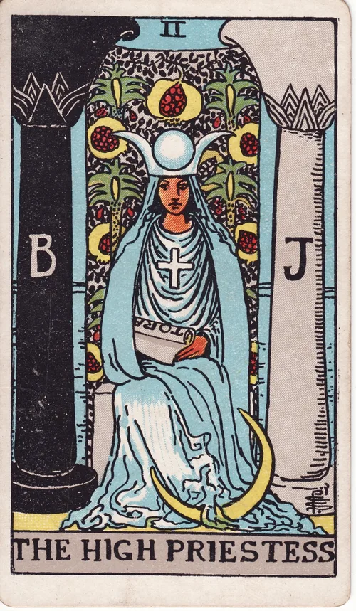女教皇（The High Priestess）のカード